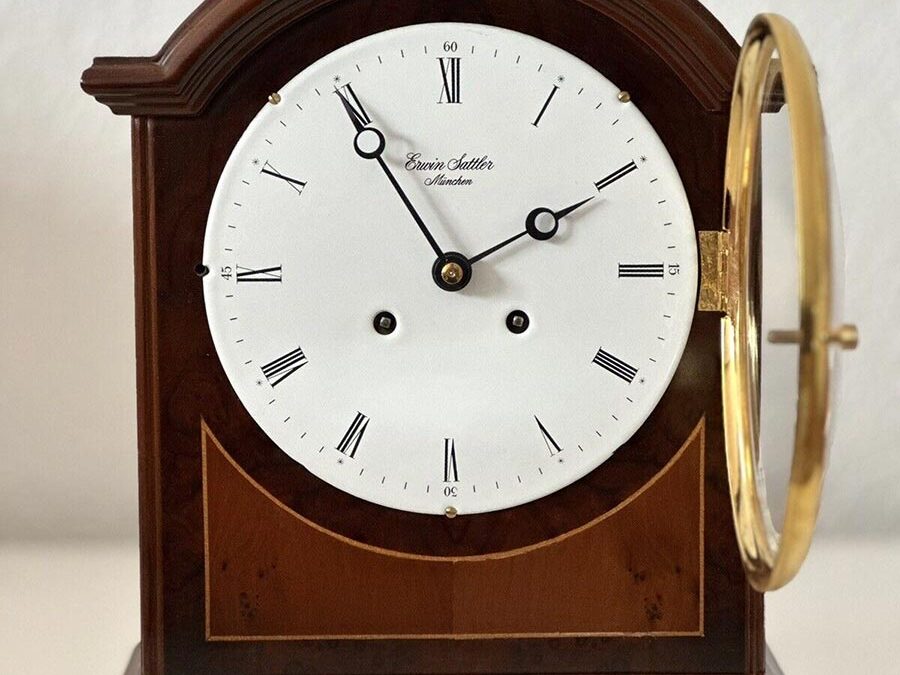 Erwin Sattler Kaminuhr 1121